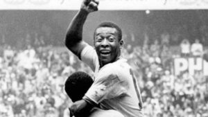 Luciano Ducci recebe medalha Rei Pelé